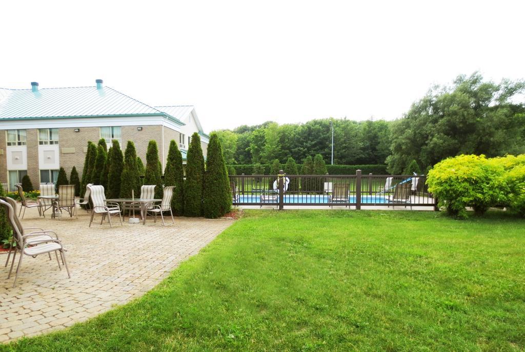 Days Inn By Wyndham Montmagny Exterior foto